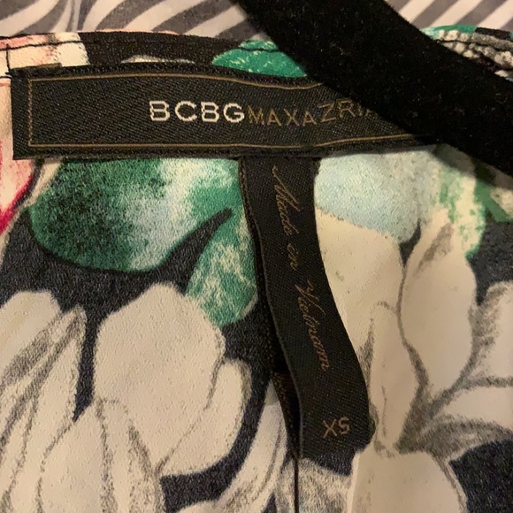 one piece romper. Perfect for summer! - Picture 3 of 5